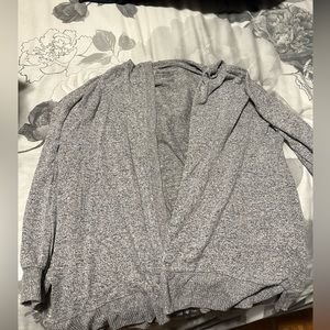 AE - sweater with hood